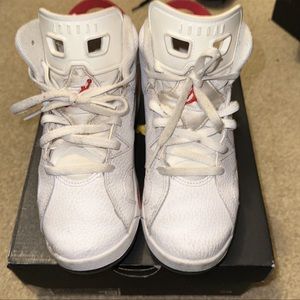 Kids Air Jordan Retro 6. Size 2.5y